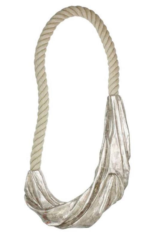 16s SCU 03 Sculpture Necklace